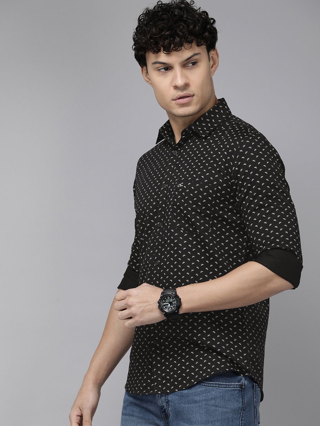 SPYKAR Slim Fit Geometric Printed Pure Cotton Casual Shirt
