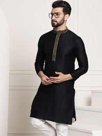 SOJANYA Men Black Woven Design Straight Kurta