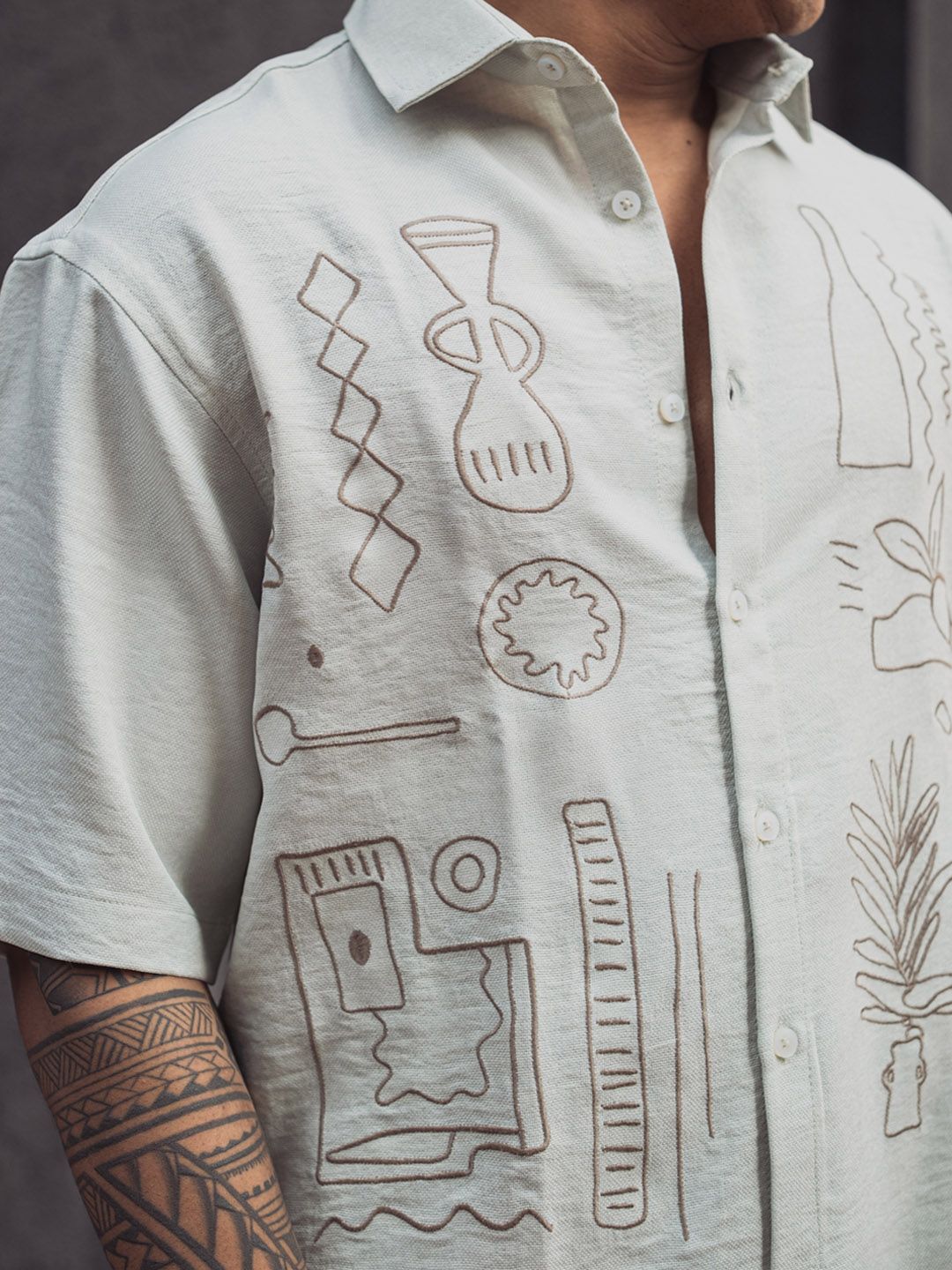 Powerlook Men Abstract Printed Spread Collar India Slim Casual Shirt