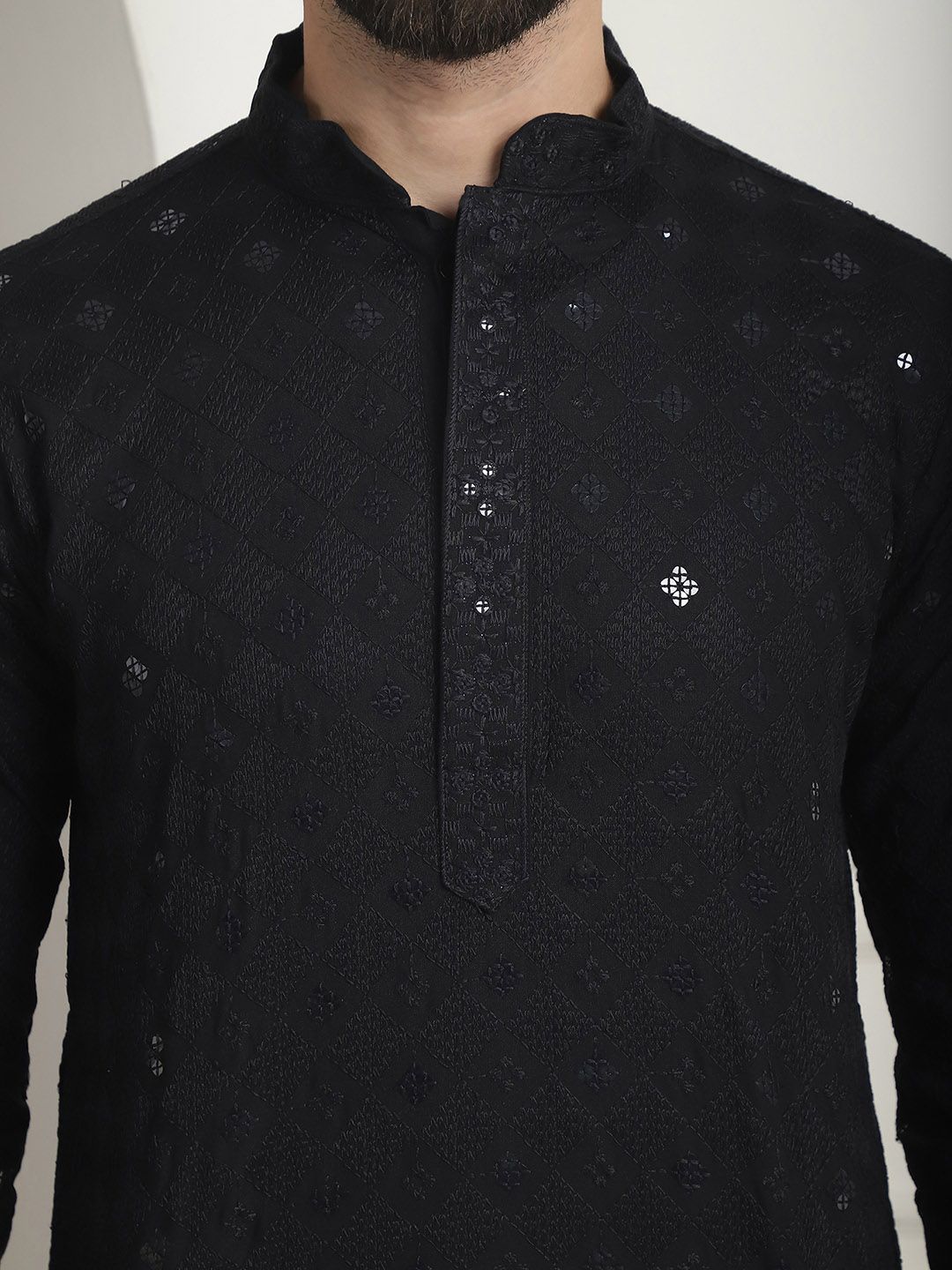 SOJANYA Mandarin Collar Thread Work Cotton Kurta