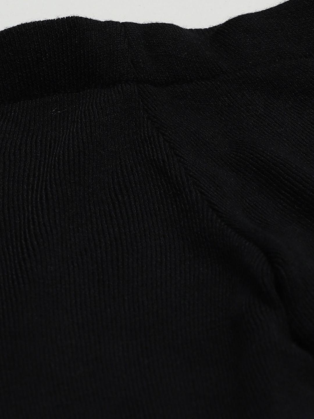 Women W Black Solid Cropped Leggings with Pintucked Hemline