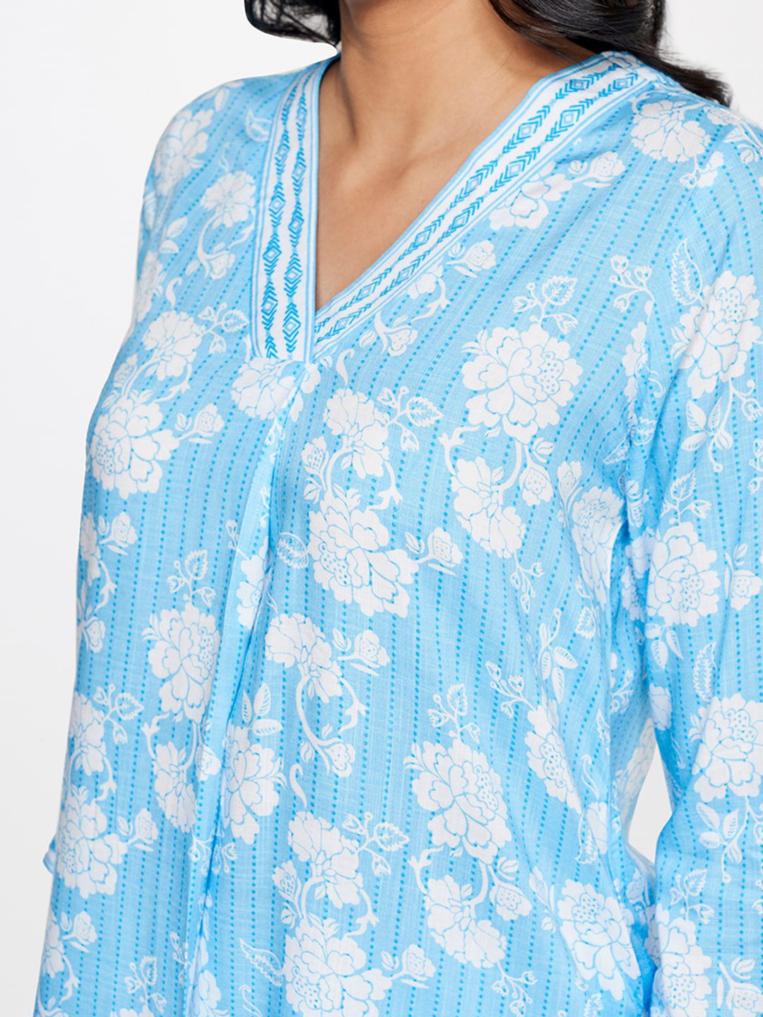 Global Desi Women Floral Printed Regular Sleeves Kurta