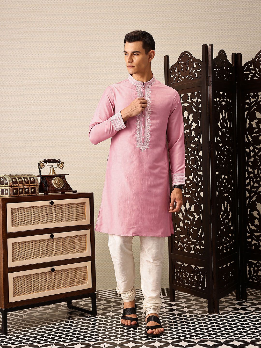 House of Pataudi Floral Yoke Design Sequinned Floral Jashn Kurta
