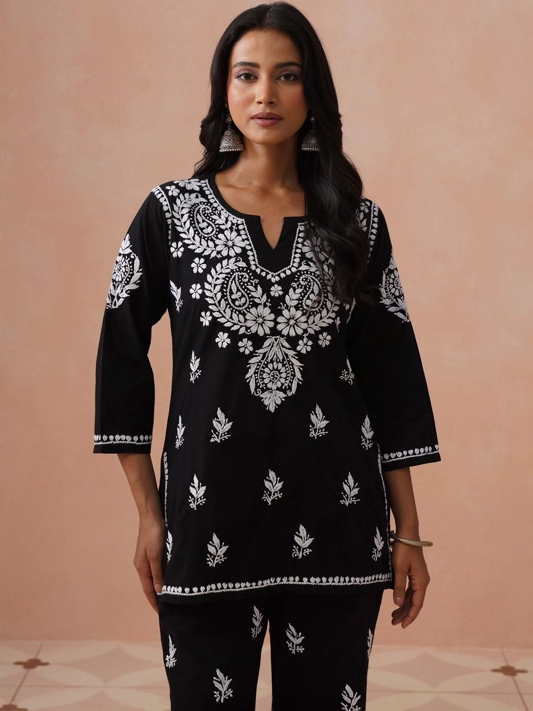 Rumah Chikankari Kurta Chikankari Biasa Wanita dengan Seluar