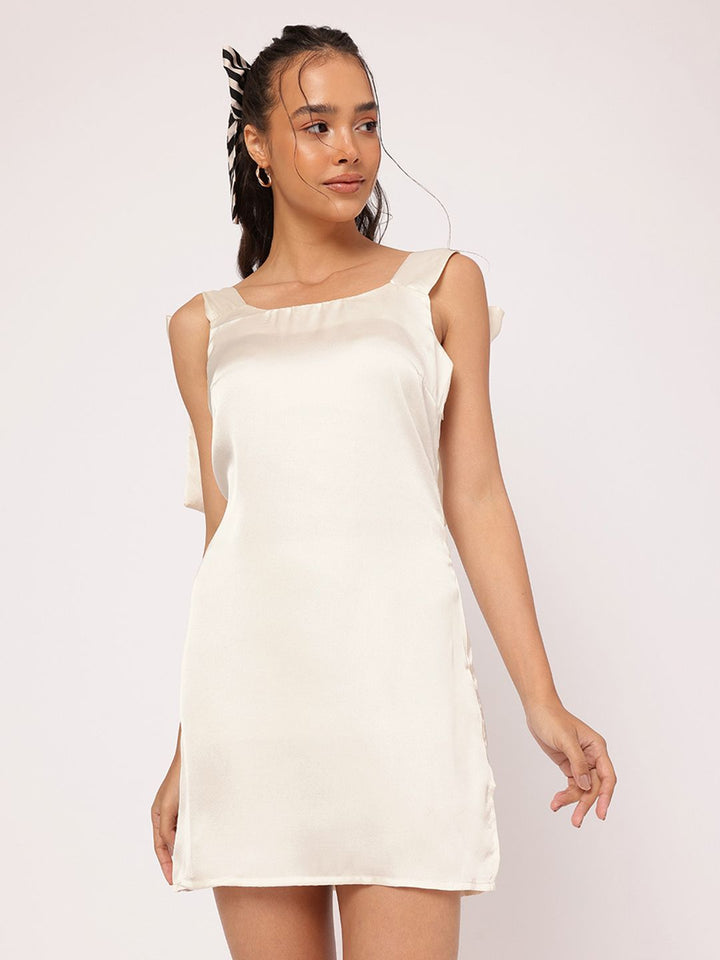 DressBerry Bow-tiful Satin Tie-Up Detailed Mini Dress