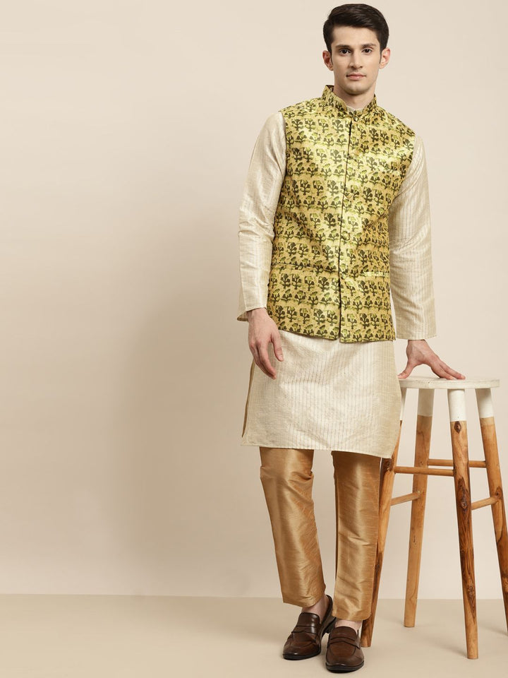SOJANYA Kurta Lelaki Berwarna Krim & Hijau Limau dengan Jaket Churidar & Nehru