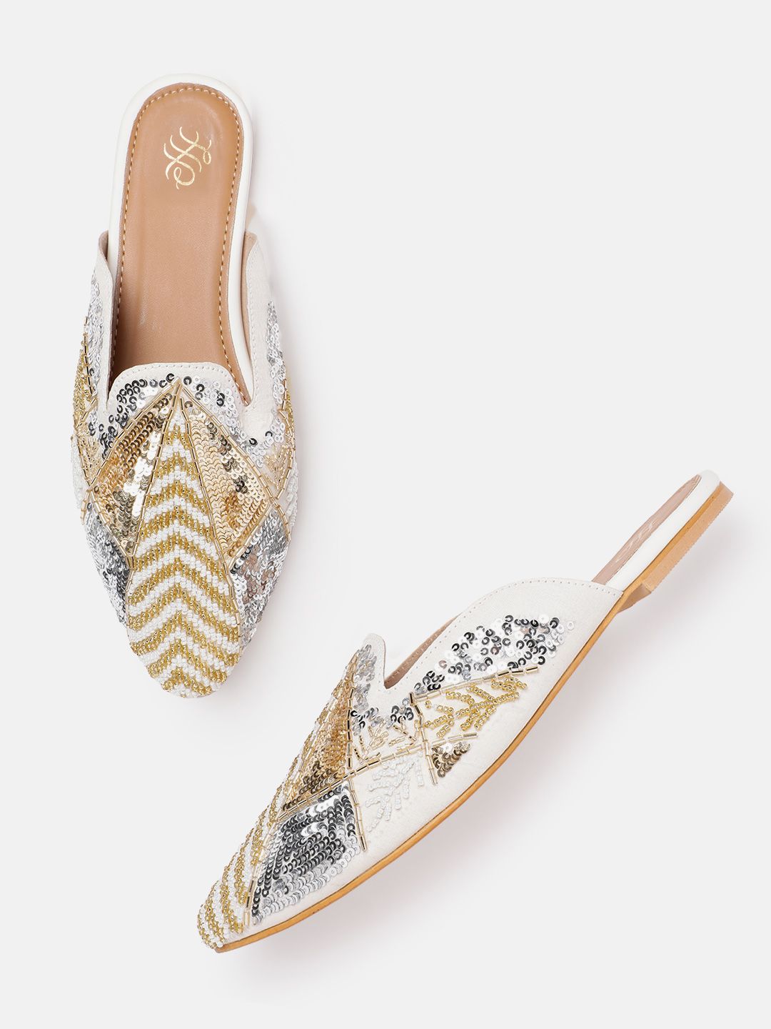 House of Pataudi Women Embellished Ethnic Mules