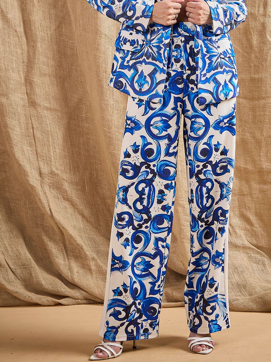 SASSAFRAS Women Ethnic Motifs Printed Relaxed Straight Leg Straight Fit High-Rise Trousers