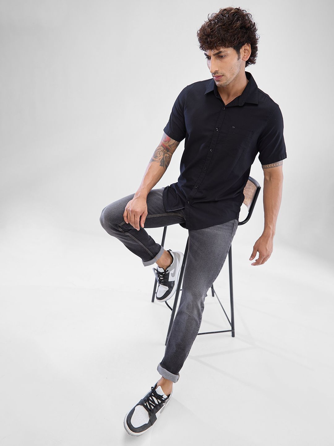 SPYKAR Men Slim Fit Opaque Solid Spread Collar Casual Shirt
