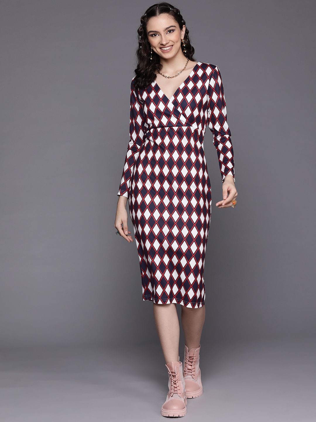 SASSAFRAS Women Navy Blue & White Printed Bodycon Midi Dress