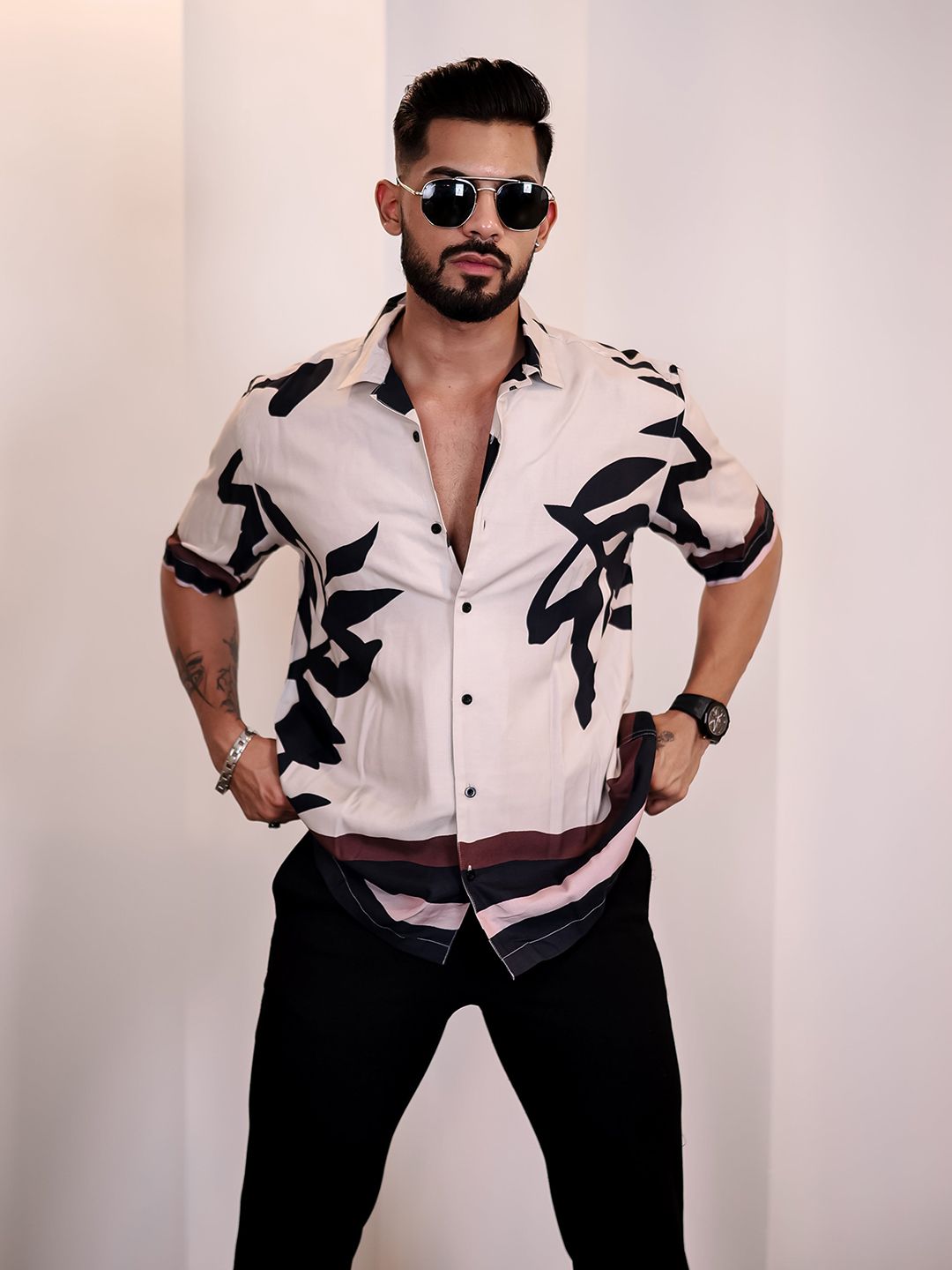 Eszett Baju Kasual Spread Collar Bercetak Abstrak
