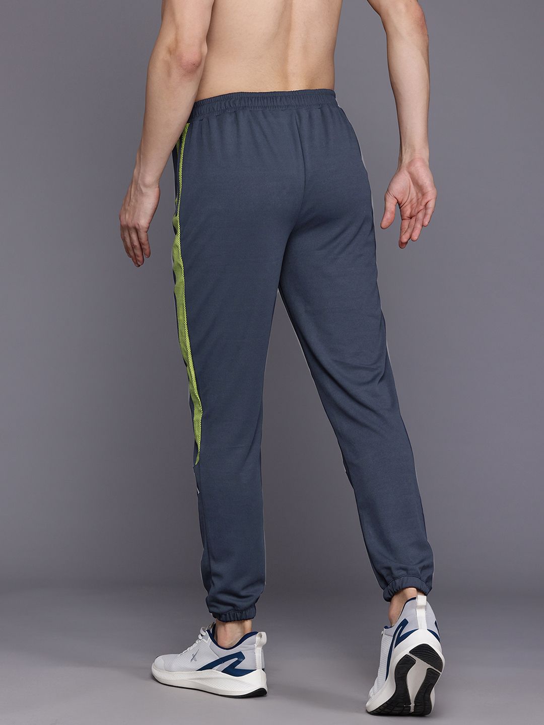 HRX by Hrithik Roshan Men Side Stripes Rapid-Dry Training Joggers