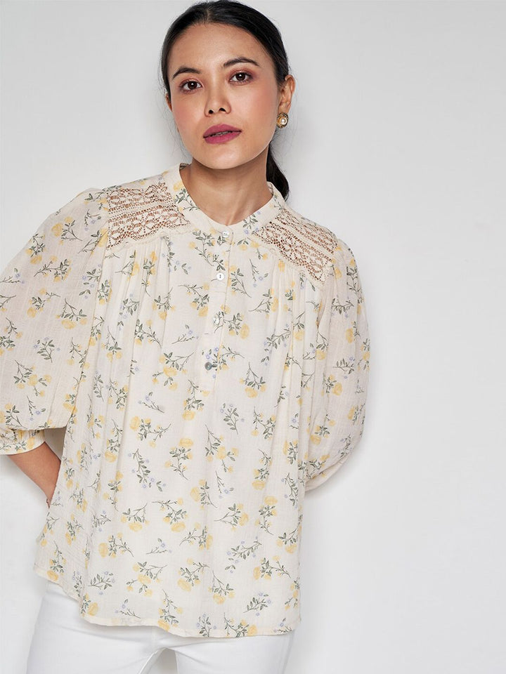 AND Floral Print Puff Sleeve Regular Top
