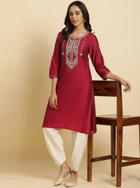 W Round Neck Floral Embroidered Straight Kurta