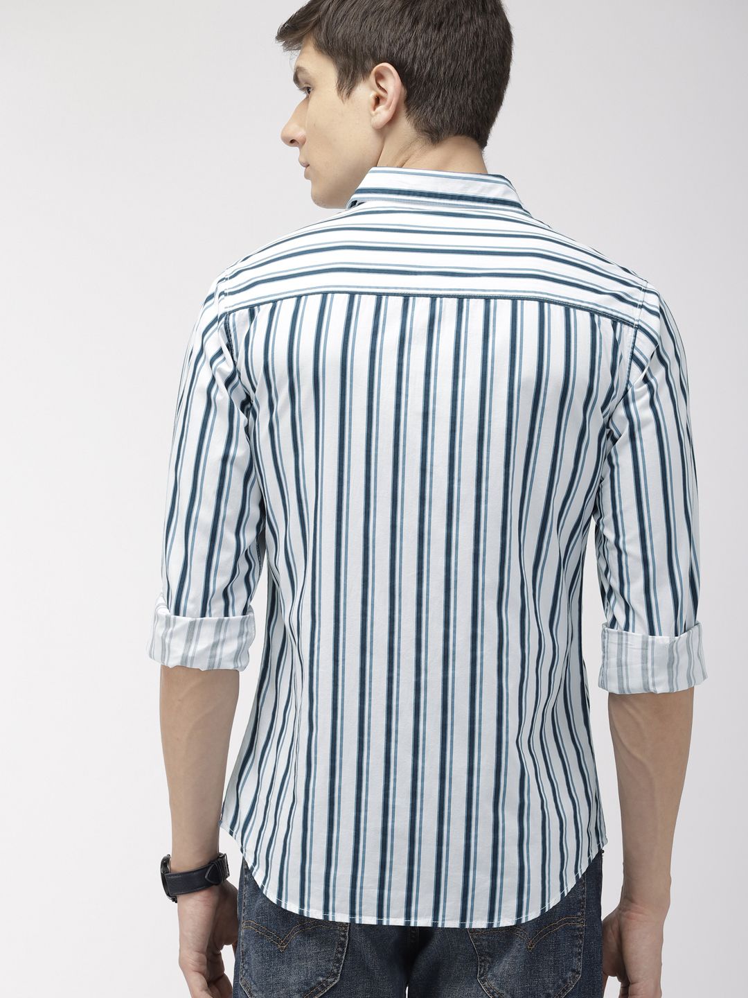 The Indian Garage Co Men White & Teal Blue Slim Fit Striped Casual Shirt