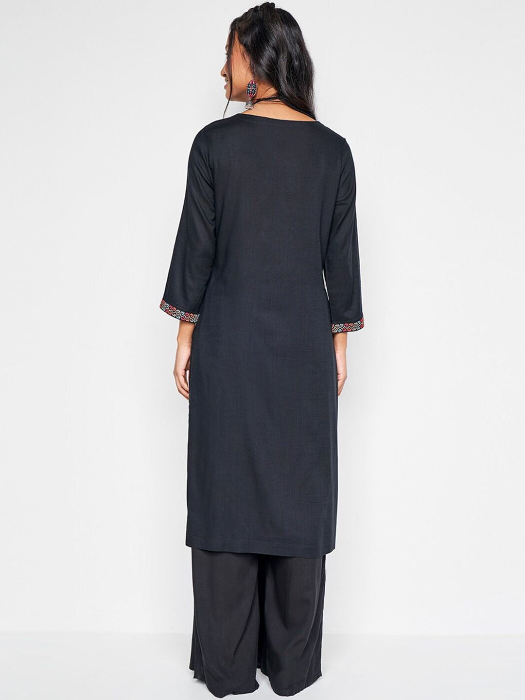 Global Desi Ethnic Motifs Yoke Design Thread Work Straight Kurta