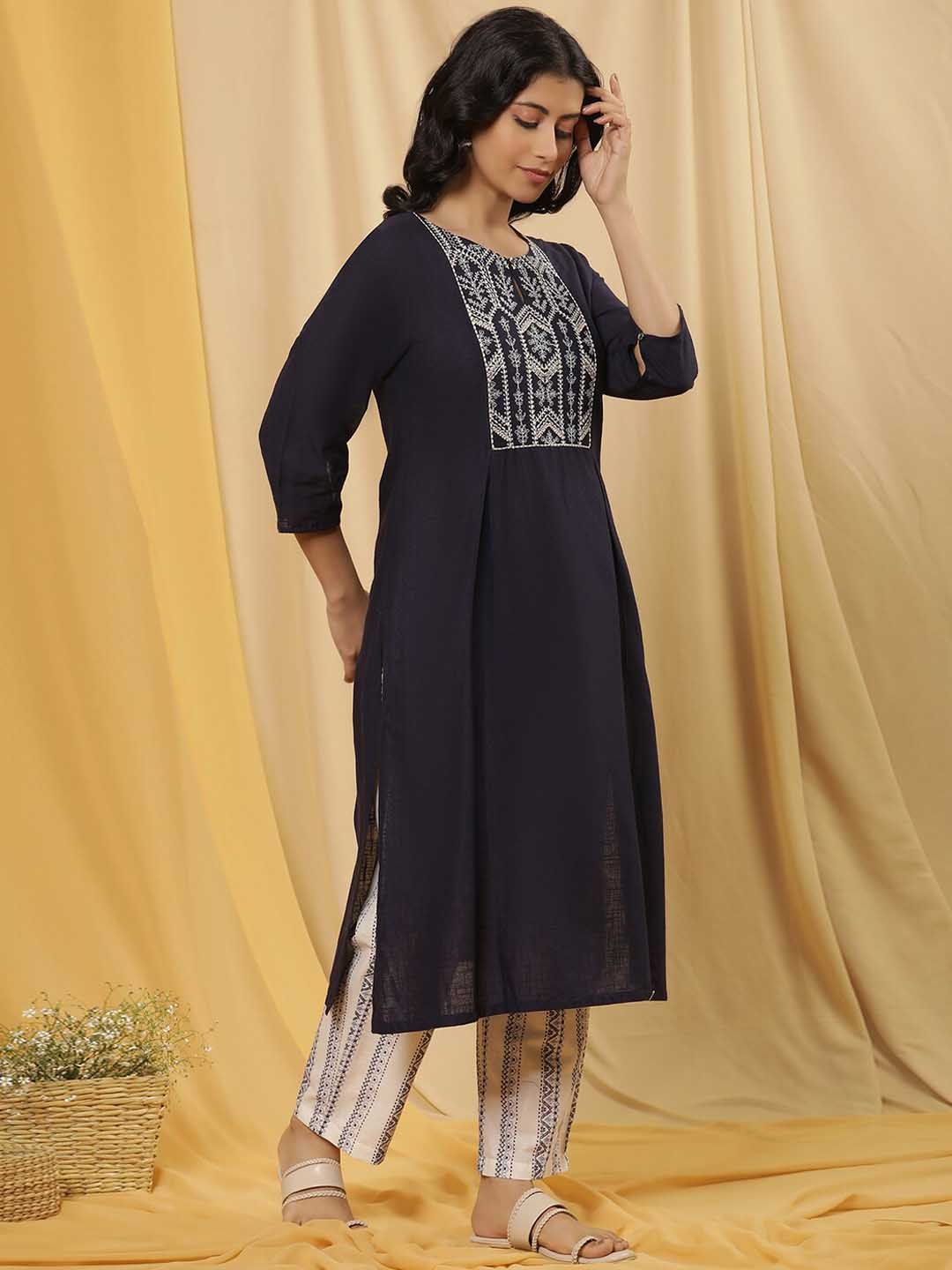 W Women Ethnic Motifs Embroidered Regular Thread Work Pure Cotton Kurta with Trousers