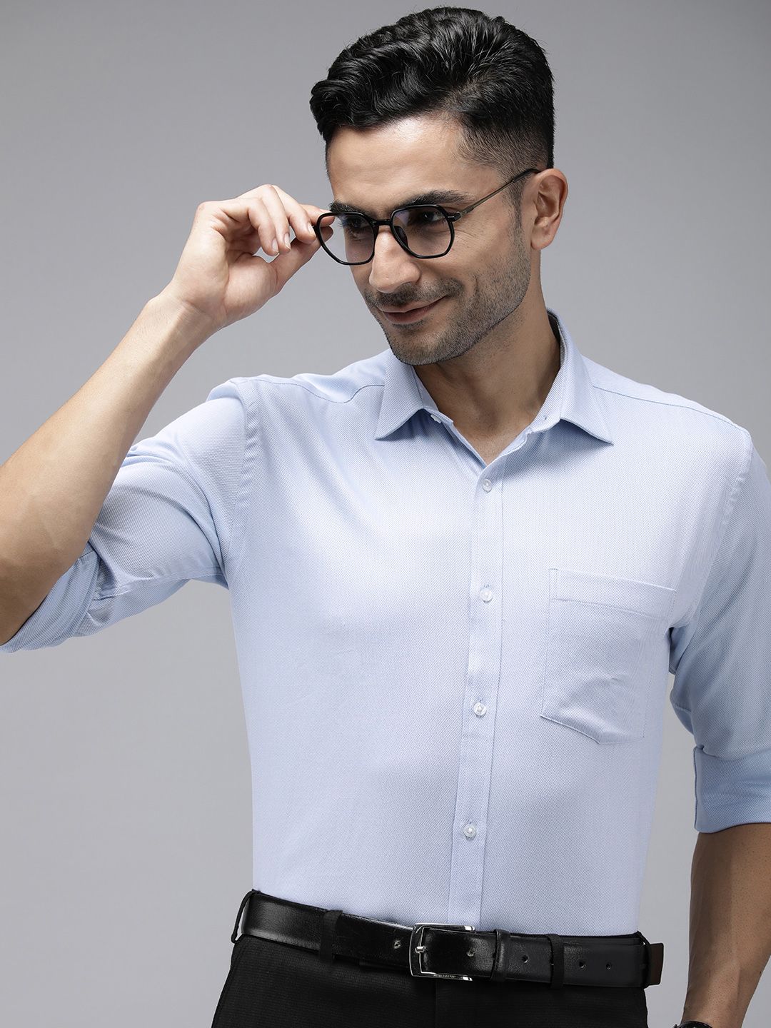Park Avenue Pure Cotton Self Design Slim Fit Textured Formal Shirt