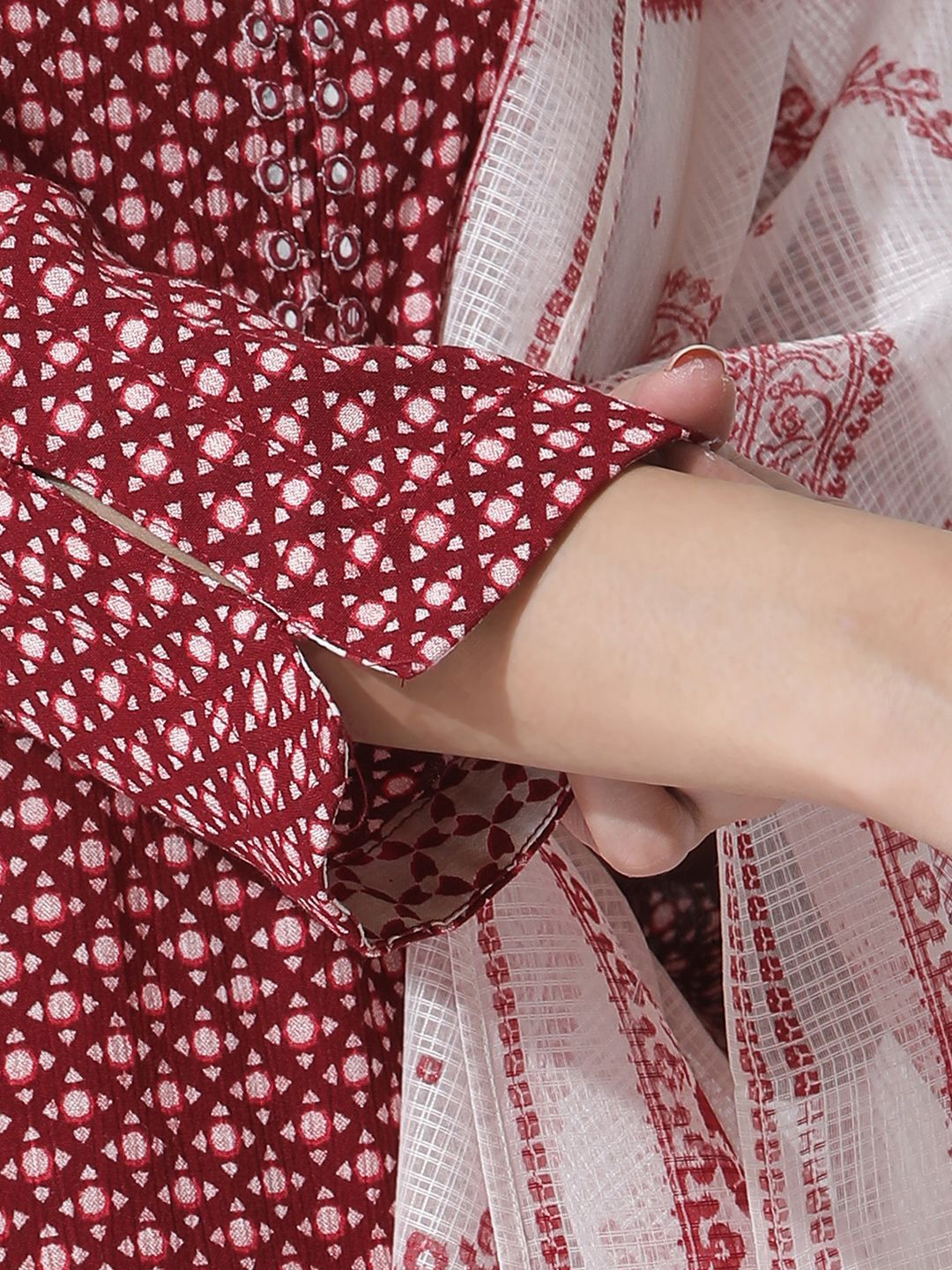 W Geometric Printed Square Neck Straight Kurta With Trousers & Dupatta