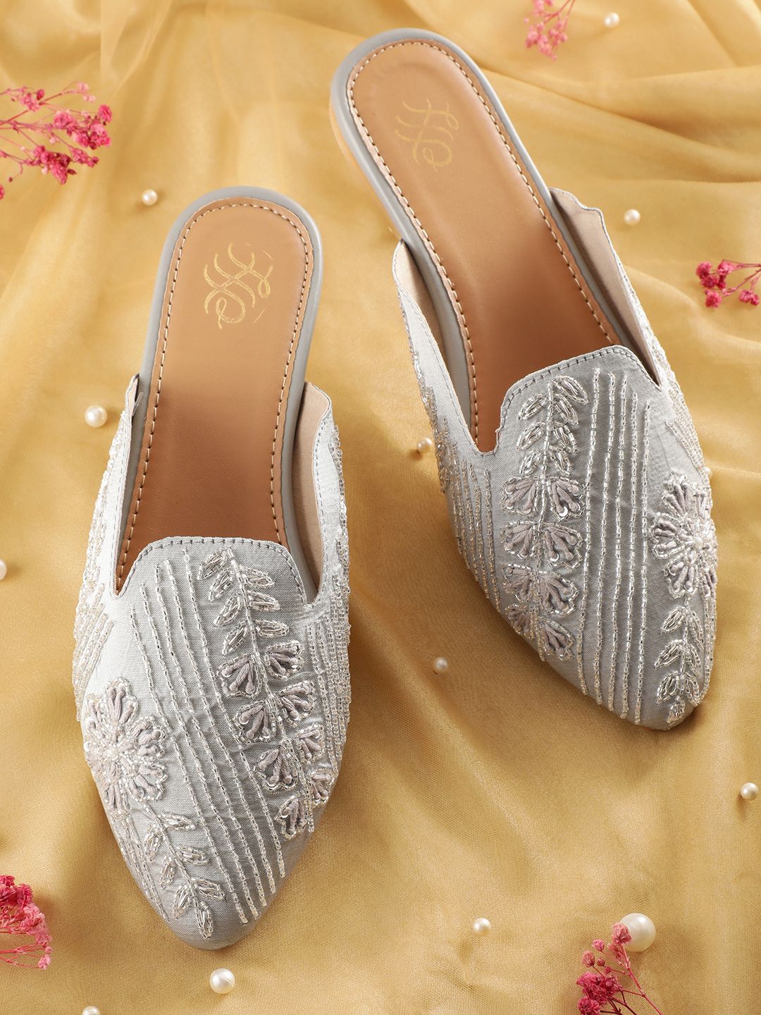 House of Pataudi Leather Embellished Ethnic Mules