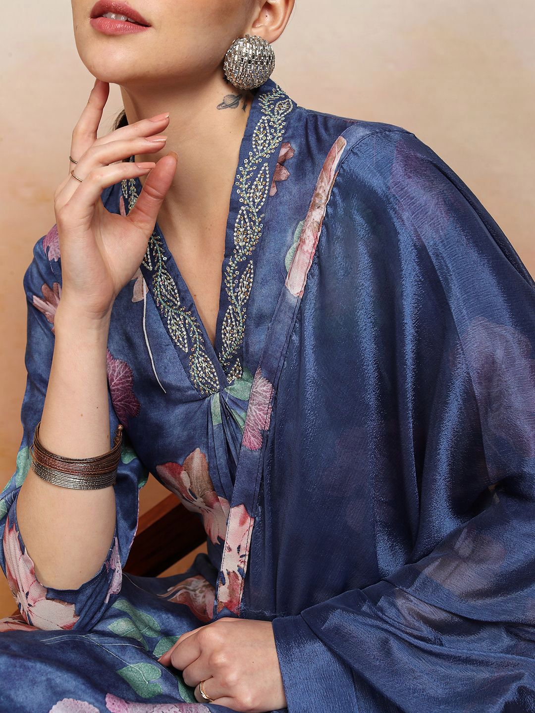 Vishudh Women Floral Printed Regular Kurta Trousers & Dupatta