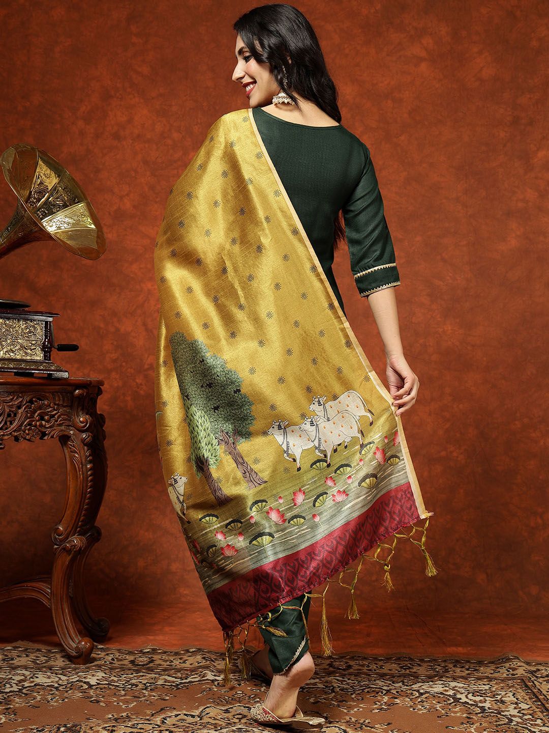 Kalini Women Straight Kurta Pant Set With Digital Print Dupatta