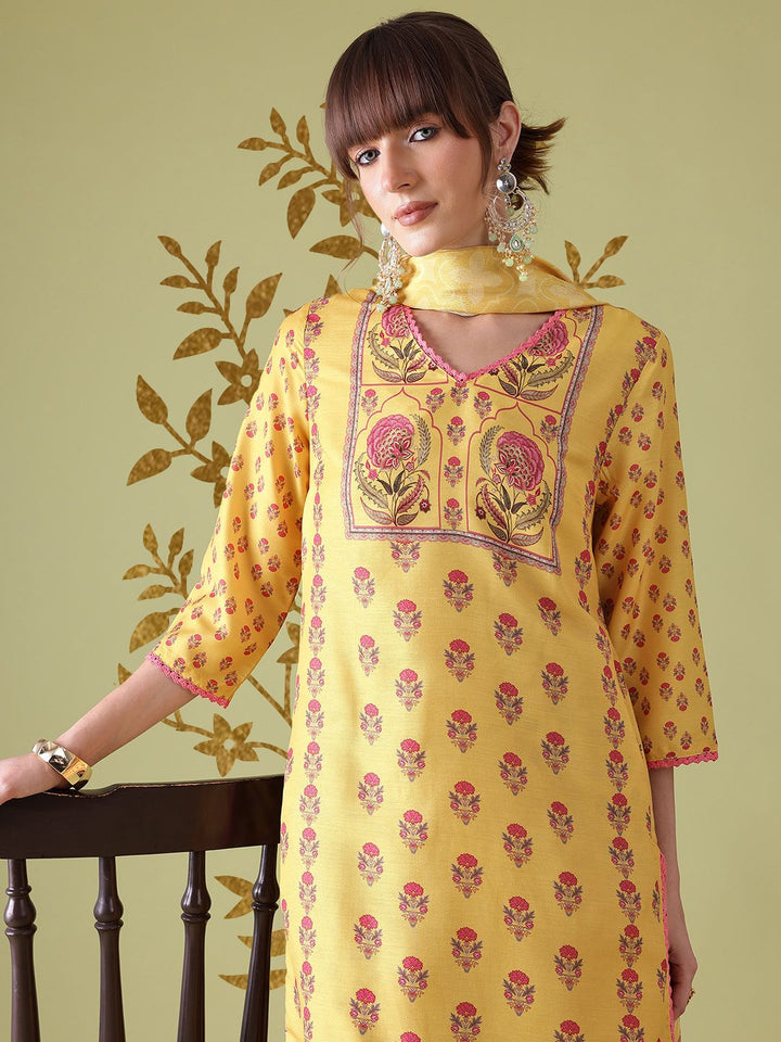 Anouk Women Floral Printed Regular Kurta with Trousers & Dupatta with Lace Detail