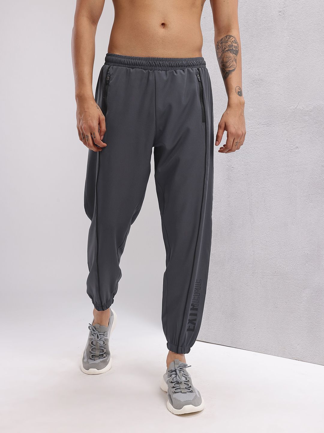 HRX by Hrithik Roshan Men Printed Detail Contrast Piping Training Joggers