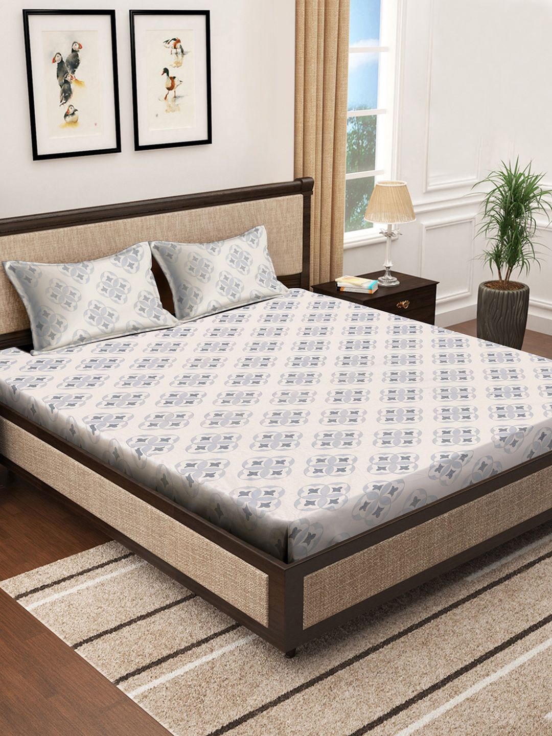 KLOTTHE Grey Geometric Printed 400 TC Double King Bedsheet with 2 pillow covers
