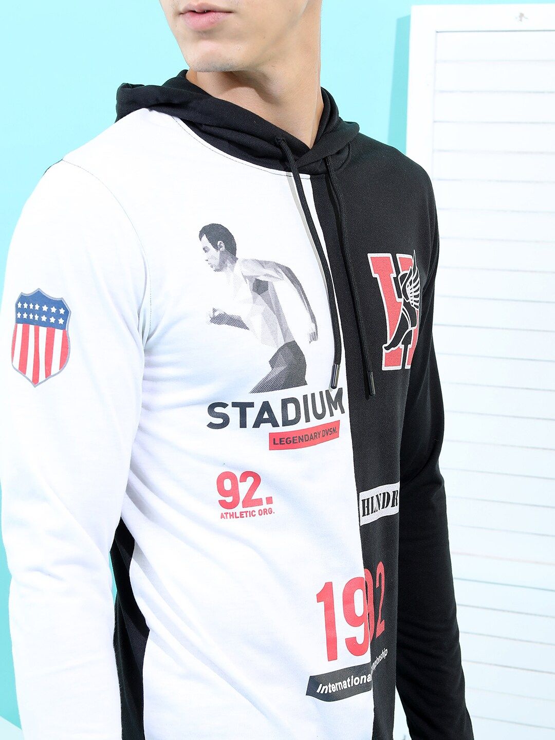 HIGHLANDER Men Black & White Printed Hooded Slim Fit T-shirt