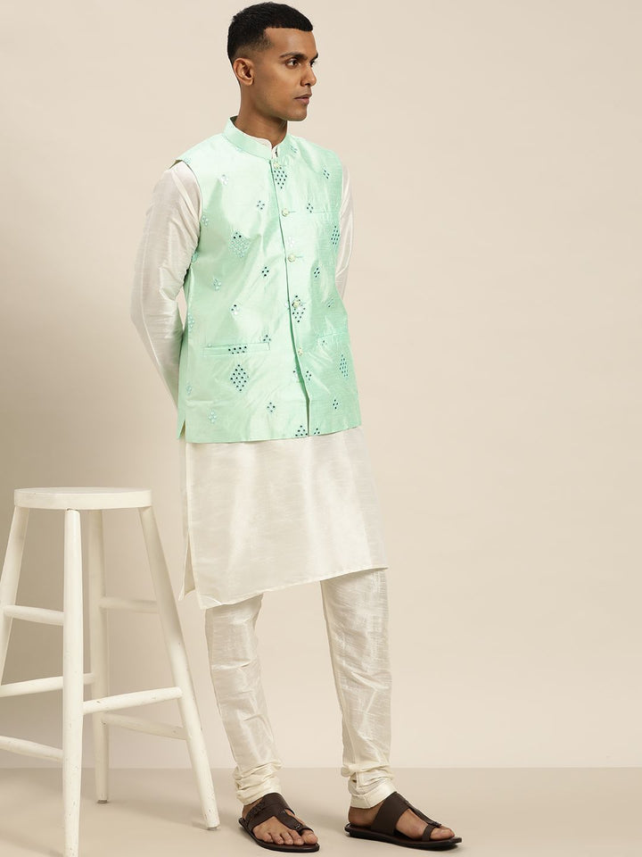 SOJANYA Off White & Sea Green Silk Blend Kurta dengan Churidar