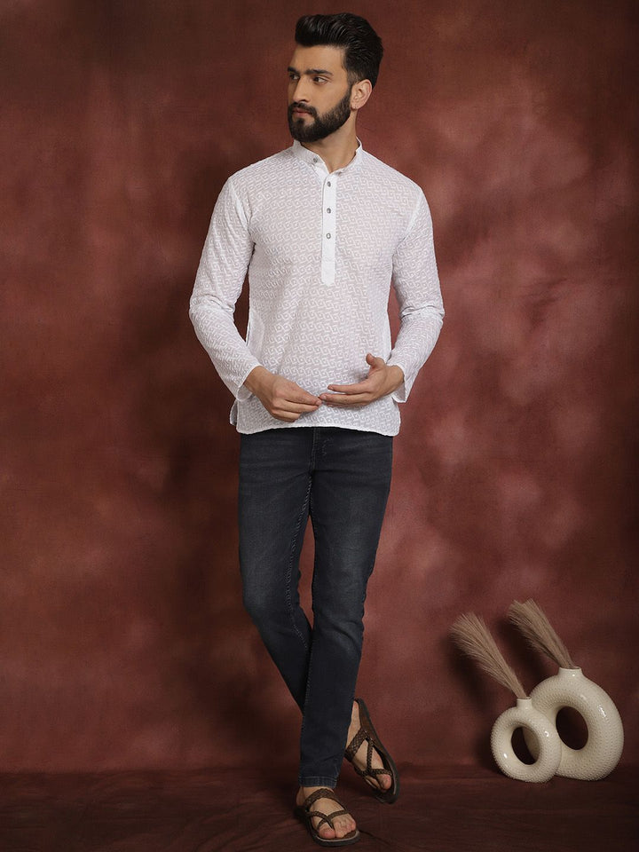 Anug oleh SOJANYA Men White Chikankari Kurta