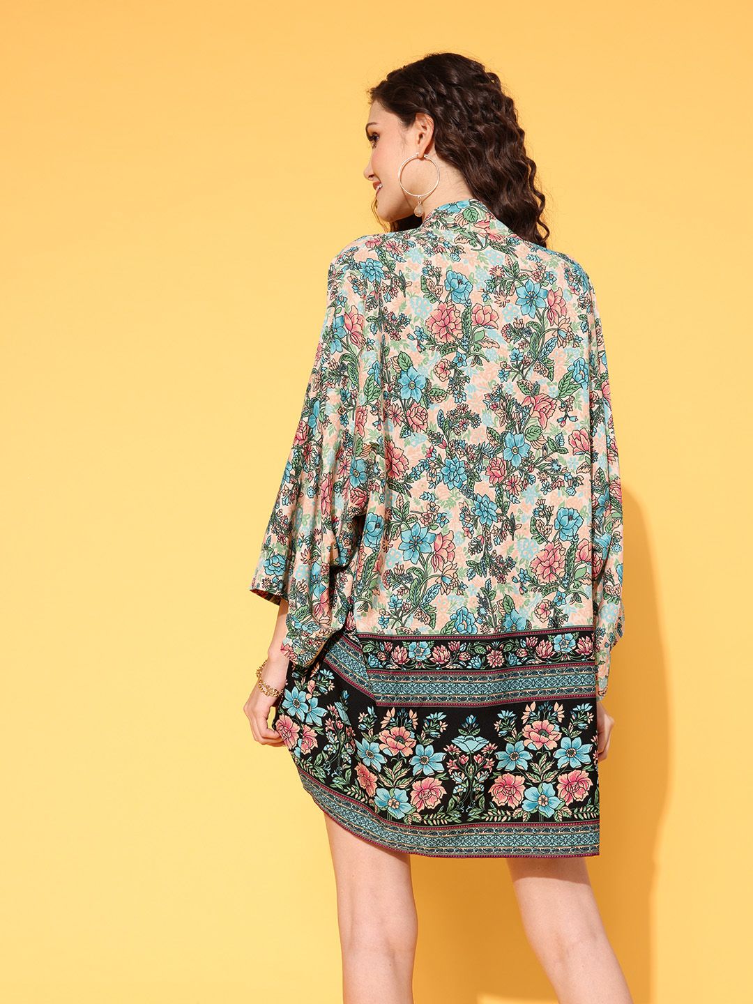 Berrylush Women Beige & Blue Floral Printed 3 Piece Co-Ords