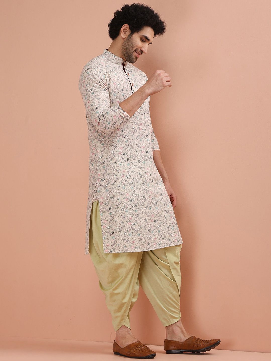 KISAH Floral Printed Cotton Thread Work Mandarin Collar Straight Kurta