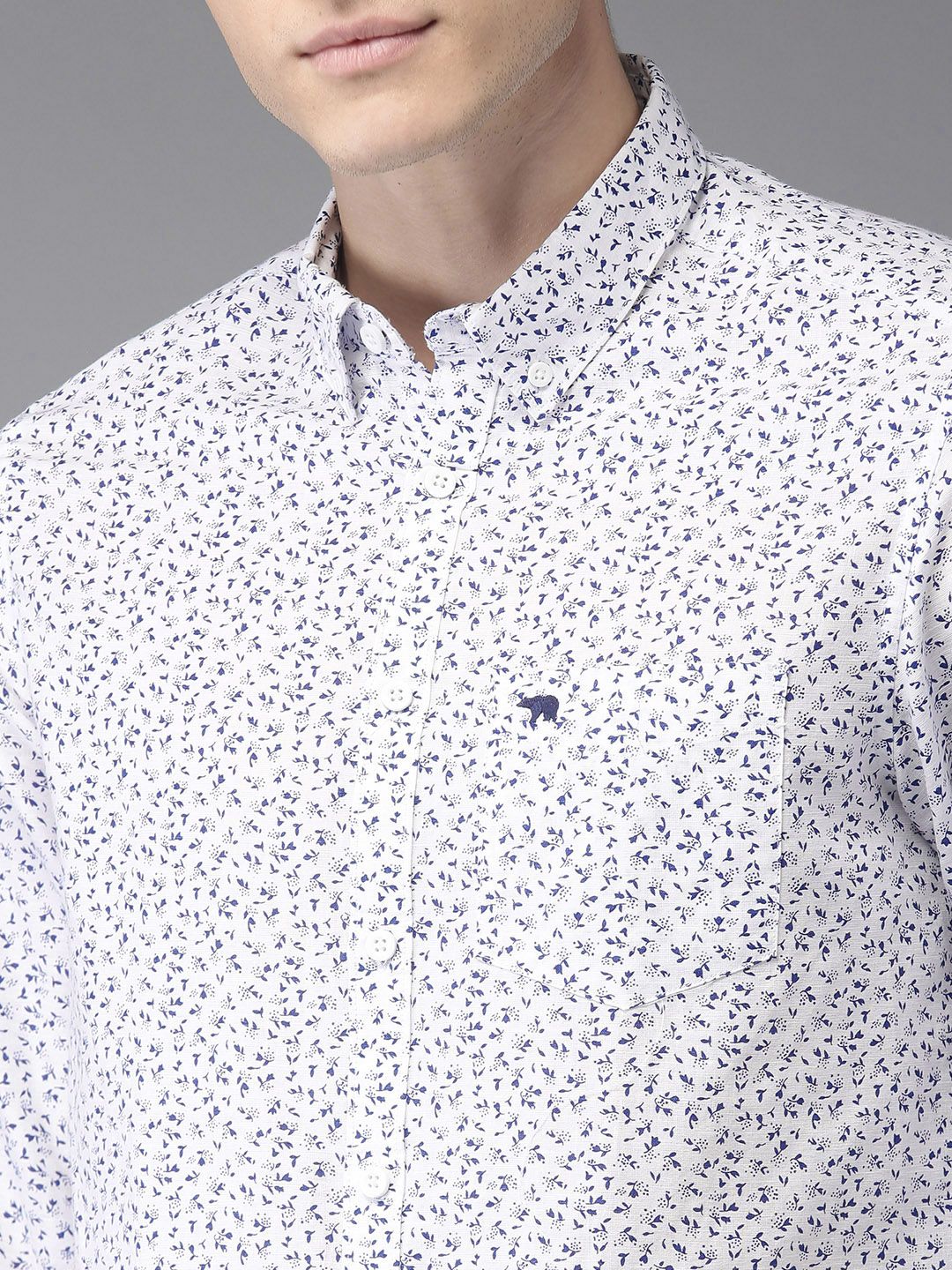 THE BEAR HOUSE Men White & Blue Slim Fit Printed Casual Shirt