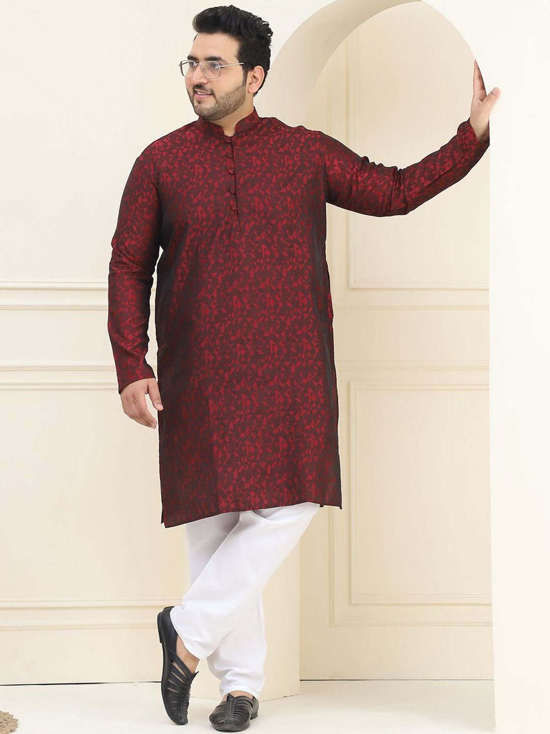 SOJANYA PLUS Geometric Woven Design Mandarin Collar Straight Kurta With Pyjama