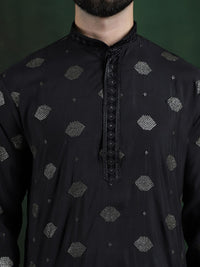 SOJANYA Ethnic Motifs Embroidered Mandarin Collar Sequinned Straight Kurta