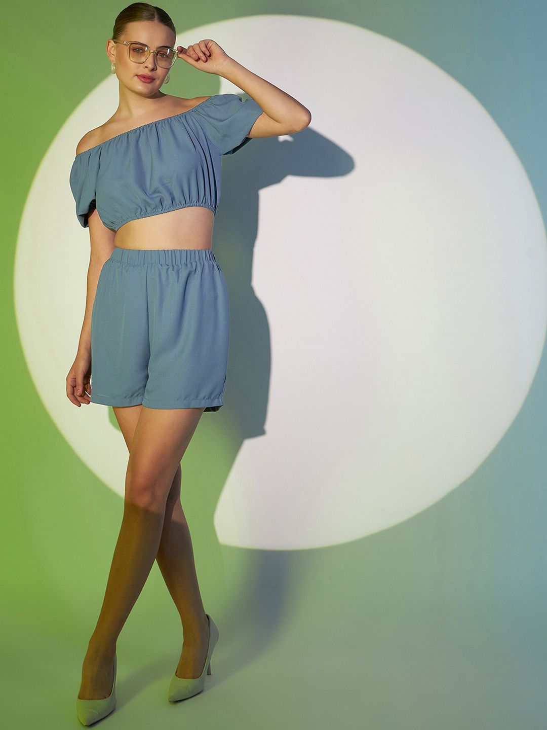 Berrylush Off-Shoulder Crop Top With Shorts