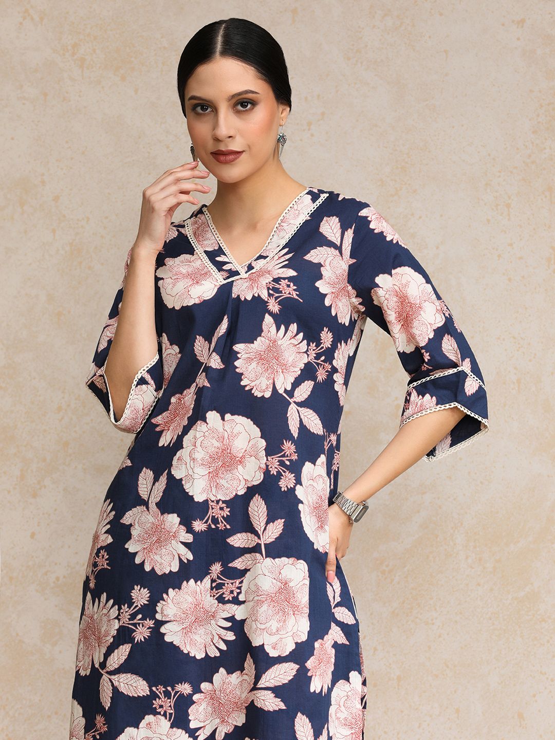 Varanga Women Floral Printed Regular Pure Cotton Kurta with Trousers