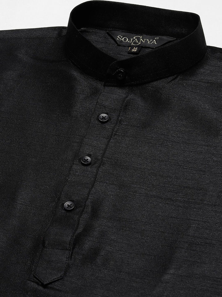 SOJANYA Men Black Kurta with Churidar