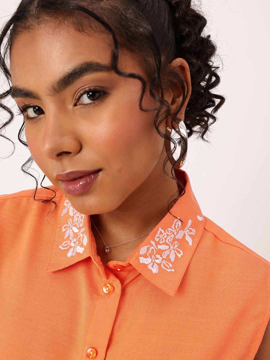 DressBerry Embroidered Sleeveless Crop Shirt