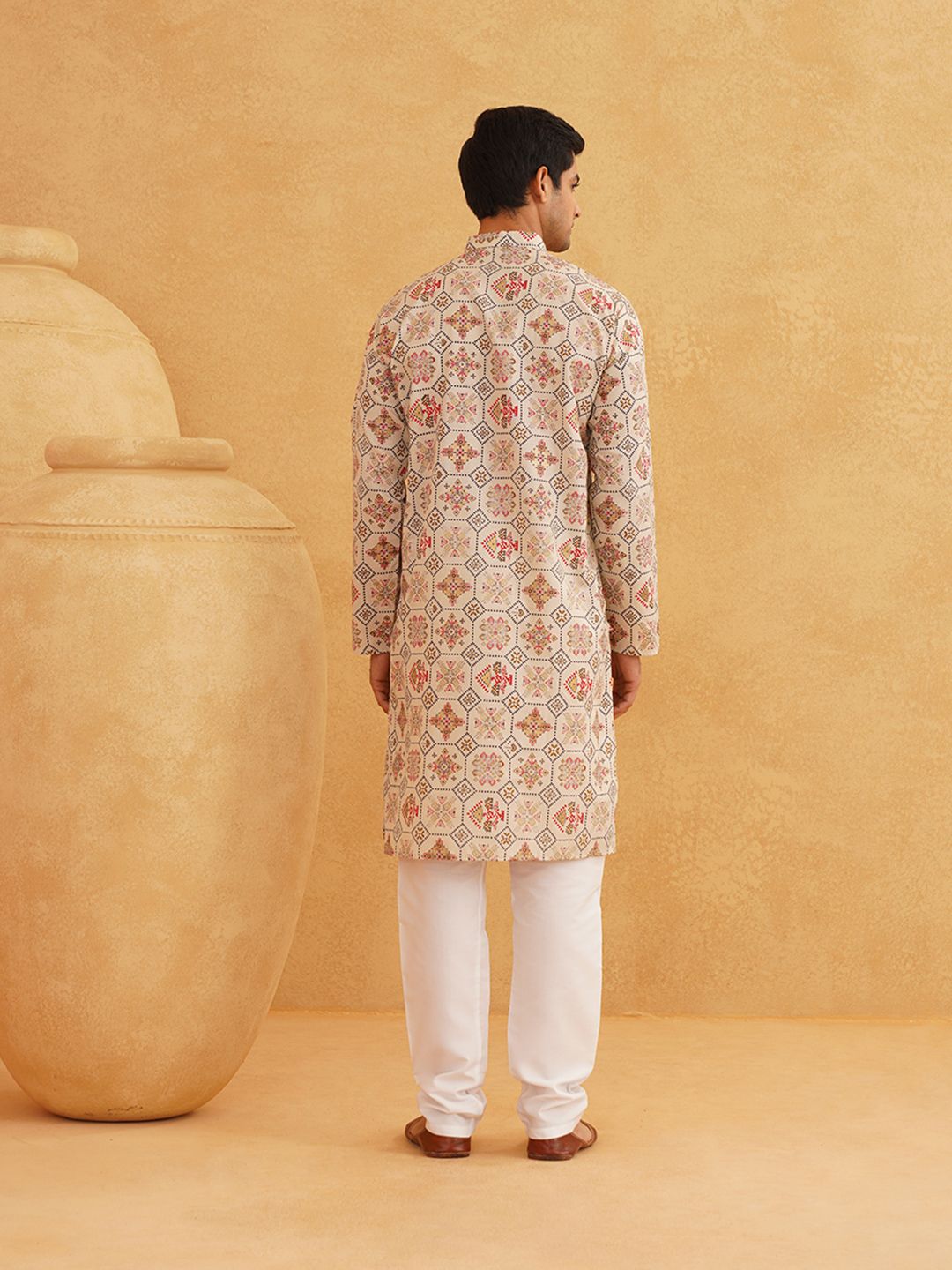 SOJANYA Men Cream-Coloured Geometric Printed Kurta