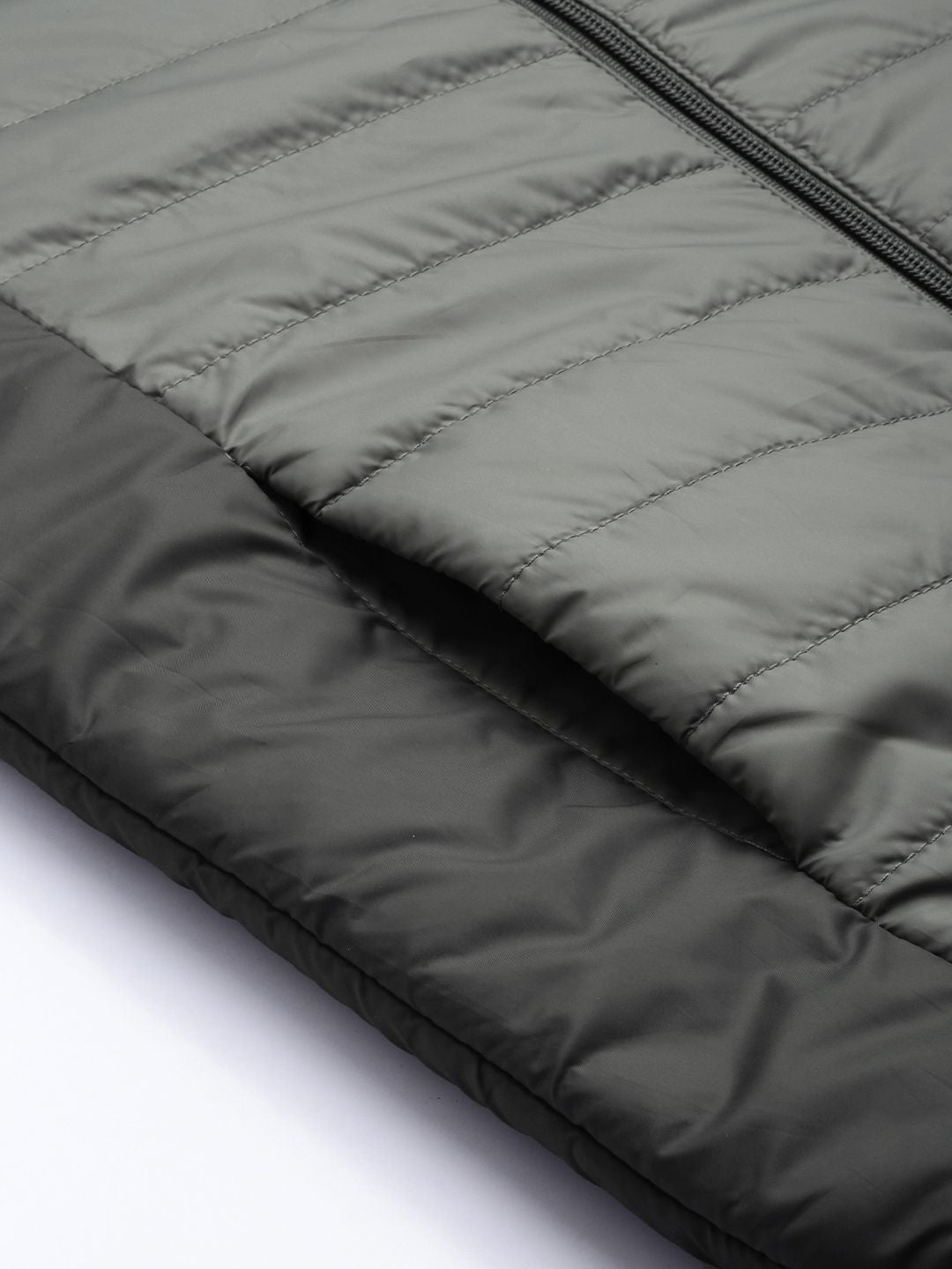 The Indian Garage Co Men Colourblock Hooded Slim Fit Puffer Jacket