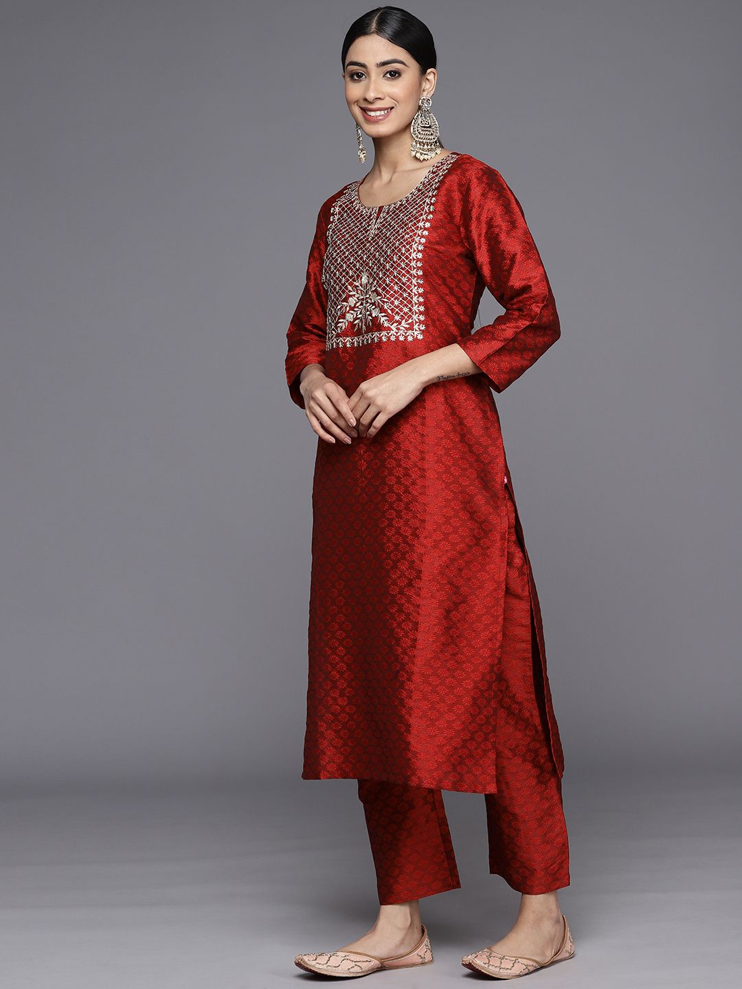 Varanga Yoke Design Regular Thread Work Kurta with Trousers & With Dupatta