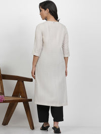 W Geometric Yoke Design Thread Work Kurta