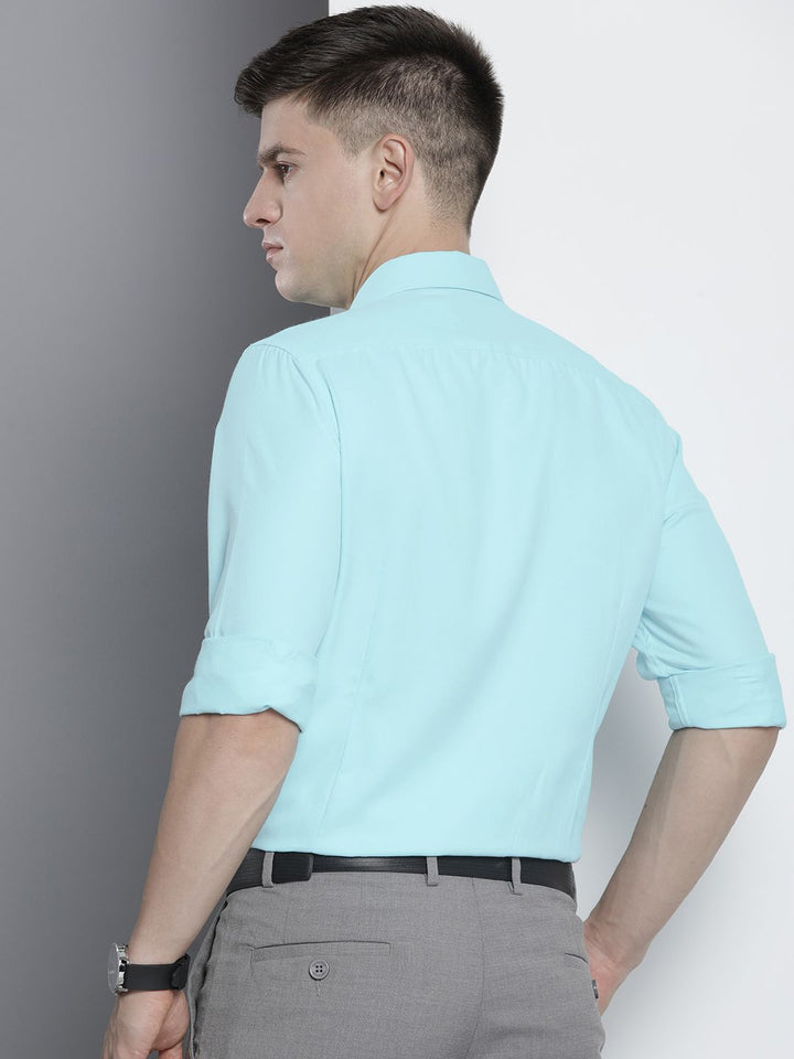 The Indian Garage Co. X Luxe Men Solid Slim Fit Opaque Formal Shirt