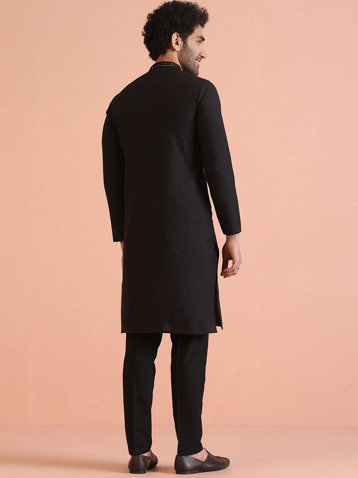 KISAH Geometric Embroidered Mirror Work Kurta