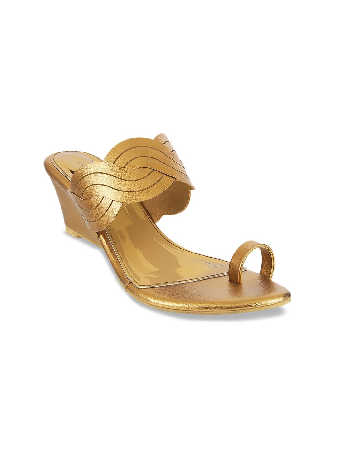 Mochi Women Gold-Toned Woven Design Sandals