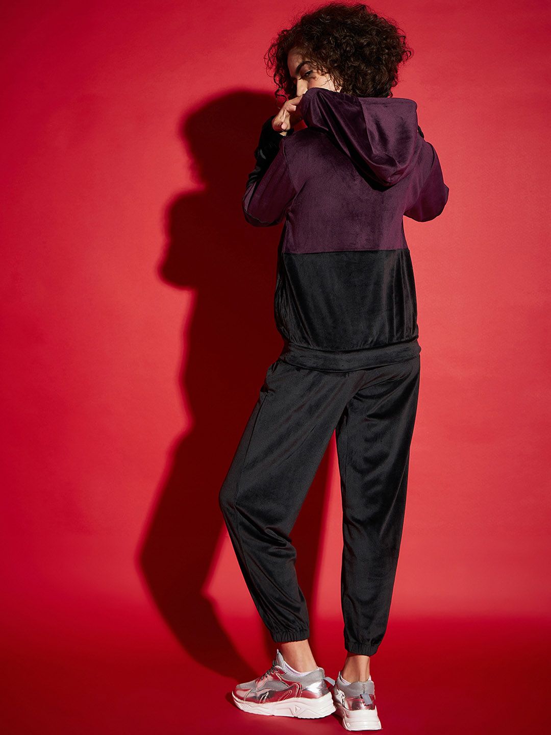 SASSAFRAS Maroon Colourblocked Velvet Sweatshirt With Joggers