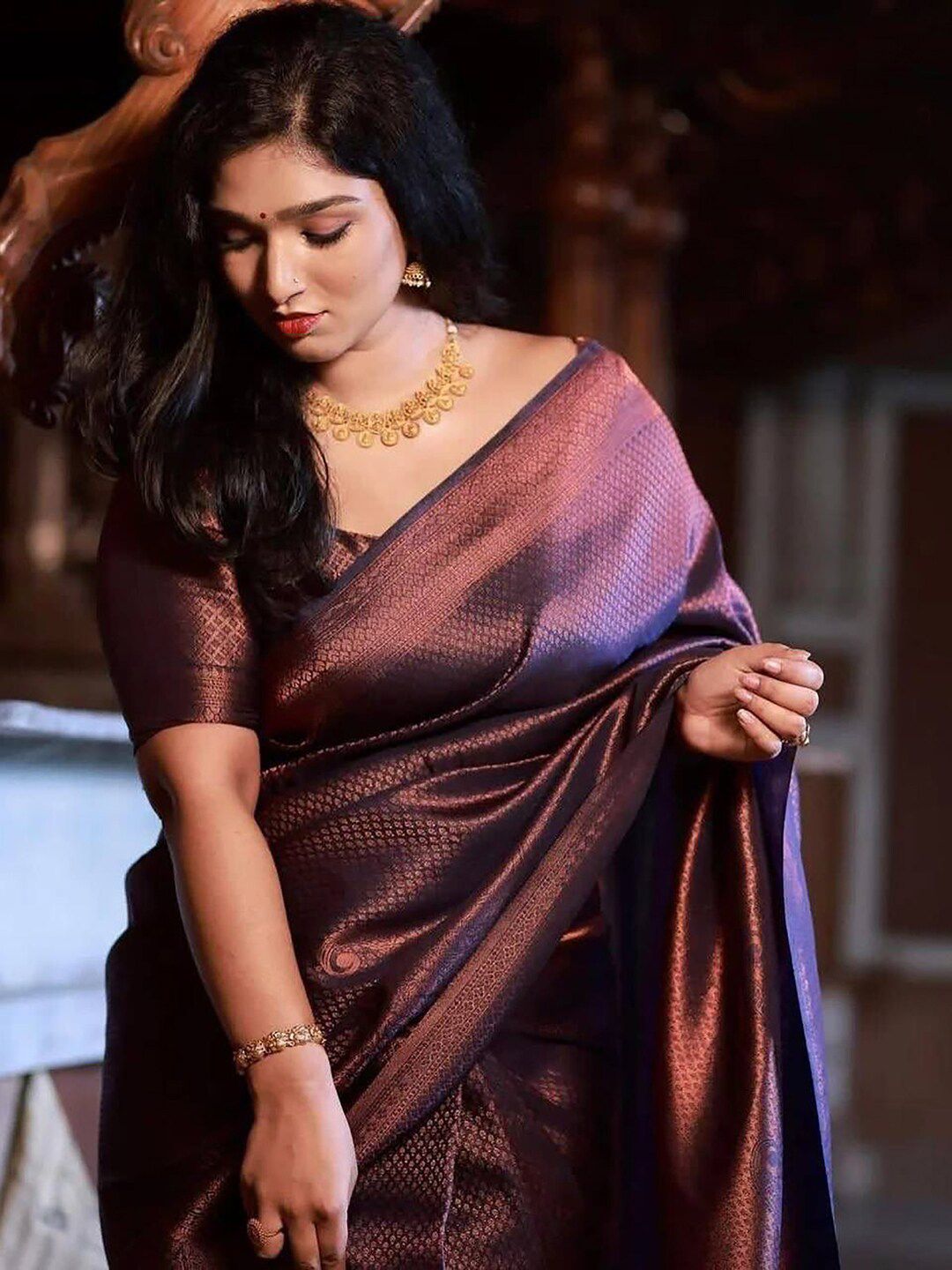 KALINI Woven Design Zari Silk Blend Banarasi Saree